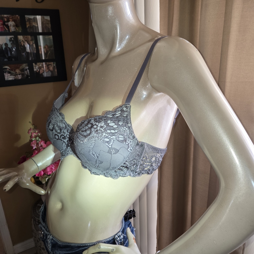 Marilyn Monroe Gray Lace Bra 34B Underwire Padded Sheer Floral - Picture 8 of 9